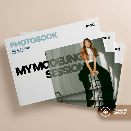 Photobook panorámico de 43x28 cm con portada dura, 36 páginas en papel couché y opción de cargar archivo personalizado